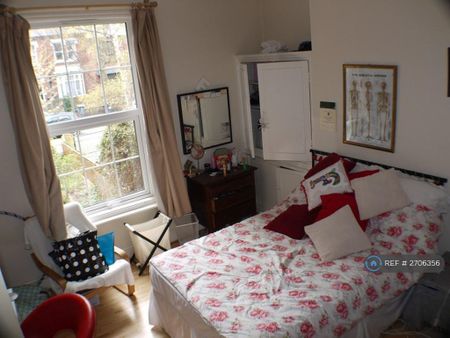 6 bedroom terraced house to rent - Photo 2