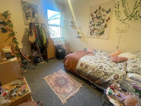 5 bedroom private hall to rent - Photo 2