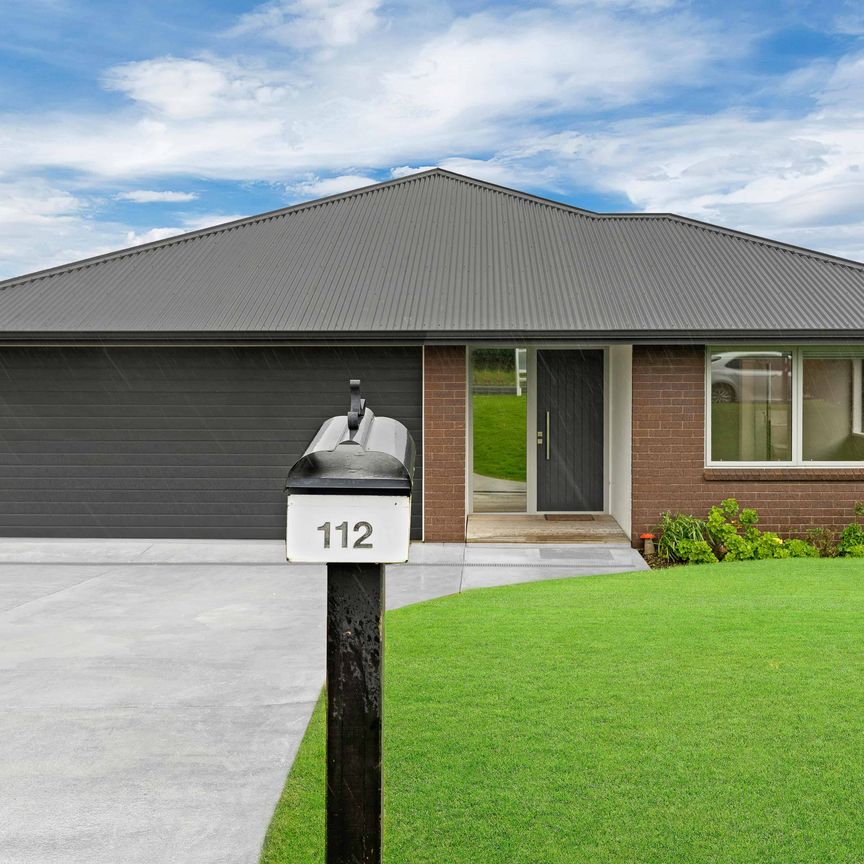 Modern, Comfortable Family Living! - Photo 1