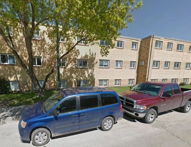 21 Morrow/285 St. Annes — 2 Bedroom 1 Bathroom - Photo 1