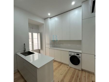 3 room luxury Flat for rent in Lisbon, Portugal - Photo 2