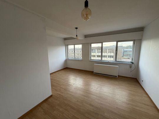 Genk, Dieplaan 53 bus 28 - Gezellig appartement met 1 slaapkamer ( 43 m2) en kelderberging in het hart van Genk. - Photo 1