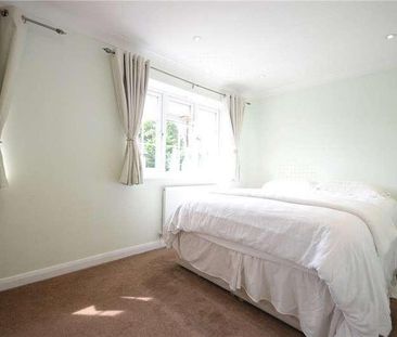 Laburnum Road, Winnersh, RG41 - Photo 1