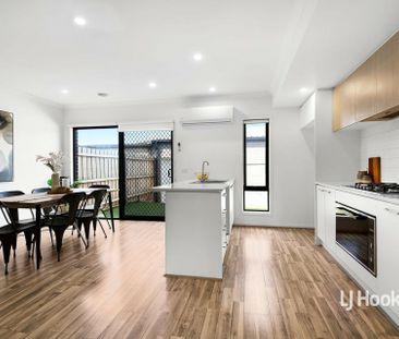 6 Palmerston Walk, Werribee VIC, Belconnen - Photo 1