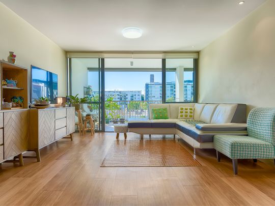 STUNNING APARTMENT WITH THE SIZE & THE VIEWS! - Photo 1