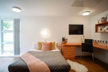 Silver Ensuite - Photo 3