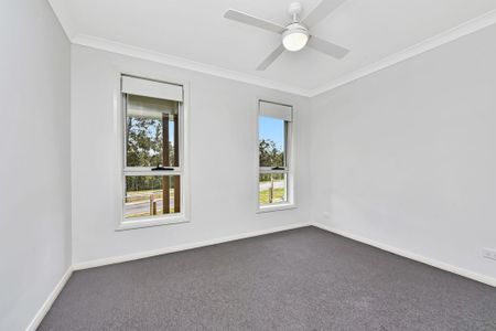 NEAR NEW LOW MAINTENANCE FAMILY HOME - Photo 5