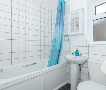 Middle Road, Lancing - Photo 4