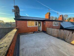 2 BEDROOM Flat - Photo 2
