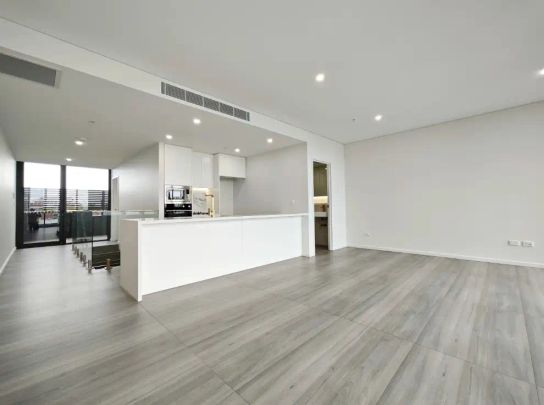“Luxury 3-Bedroom Apartment with Stunning Views in the Heart of Hurstville” - Photo 1