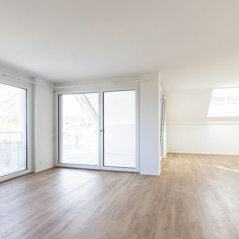 Moderne 4.5-Zimmerwohnung im Erdgeschoss in Leuzigen zu vermieten - Photo 1