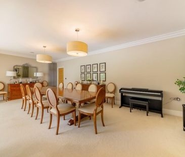 6 BED Detached house To rent - Photo 1