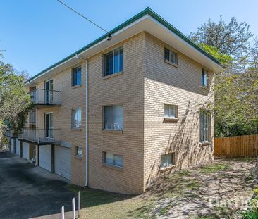 Prime Windsor Location - Available Now! - Photo 6