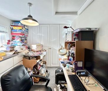 2 Bedroom House - Mid Terrace To Let - Photo 4