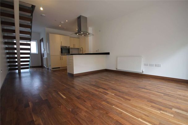 A modern, high-specification two-bedroom duplex apartment - Photo 1