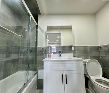 For Lease - 2007 Danforth Avenue, Toronto, Ontario - Photo 6