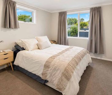 Easy Living - Photo 1