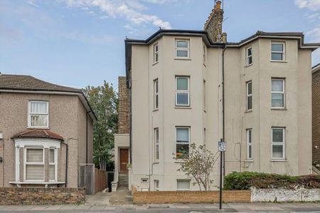 2 bedroom maisonette to rent - Photo 4