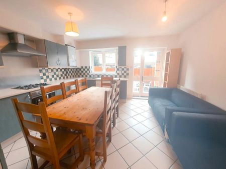 5 bedroom terraced house to rent - Photo 2