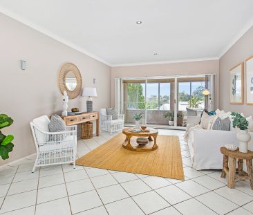 Spacious Coastal Family Living in the Heart of Kiama - Photo 1