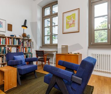 Contemporary Living - Photo 3