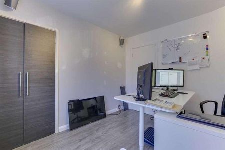 Abercorn Road, Mill Hill, NW7 - Photo 3