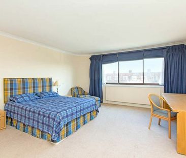 3 Bedroom Flat To Let - Photo 1