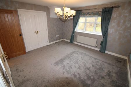 4 bedroom detached house to rent - Photo 2