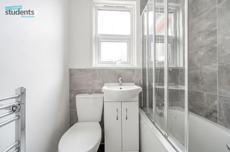 4 bedroom terraced house to rent - Photo 3