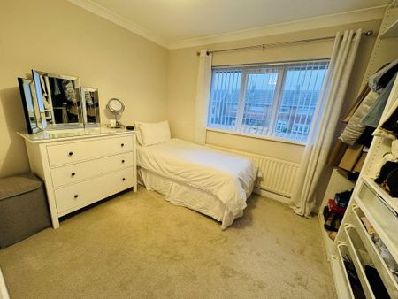 2 bedroom semi-detached house to rent - Photo 4