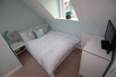 1 bedroom in a house share to rent - Photo 4