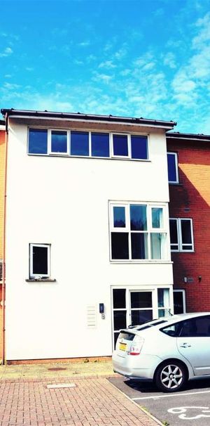 Grangemoor Court, Grangetown, Cardiff, CF11 - Photo 2