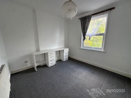 2 Bed Flat, Osborne Road, E7 - Photo 5
