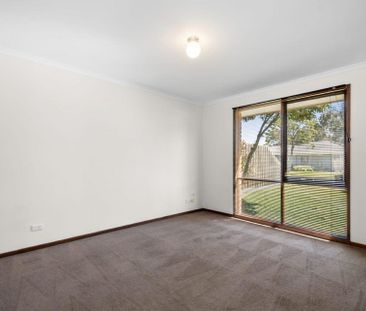 Convenient Location in Cranbourne North - Photo 3