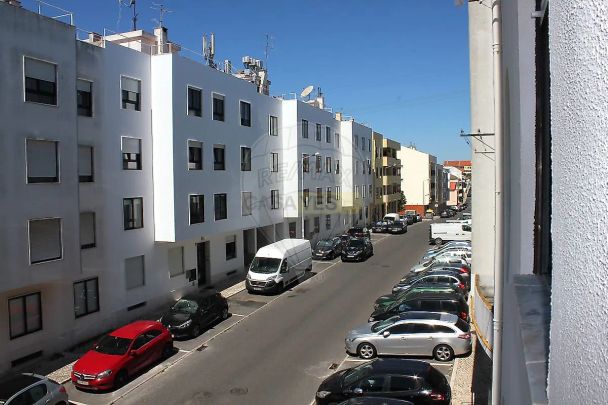 Apartment T2 in Pontinha e Famões, Odivelas - Foto 1