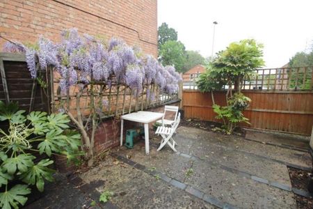 2 bedroom maisonette to rent - Photo 5