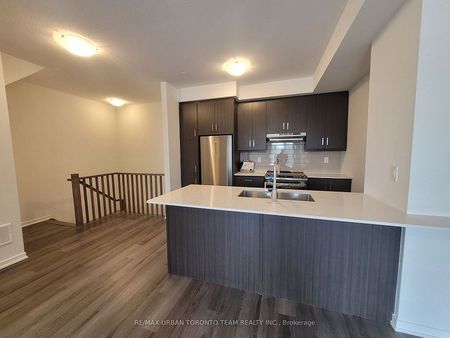 For Lease - 130 Honeycrisp Crescent Unit# 324, Vaughan, Ontario - Photo 3