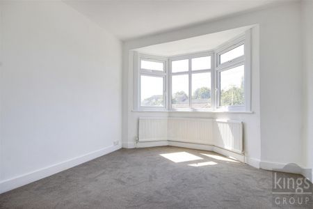 3 Bedroom House - End Terrace To Let - Photo 4