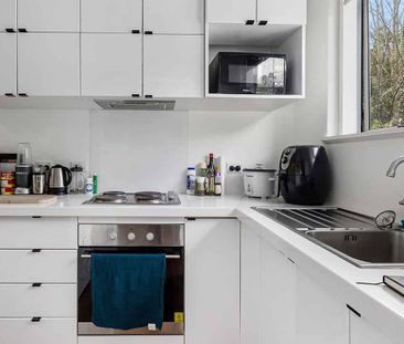 Charming 1BR Apartment with Balcony! - Photo 2