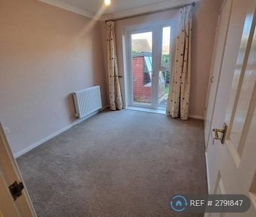 2 bedroom semi-detached house to rent - Photo 4