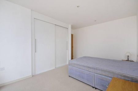 2 bedroom penthouse to rent - Photo 3