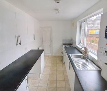 3 bed upper flat to rent in NE6 - Photo 2