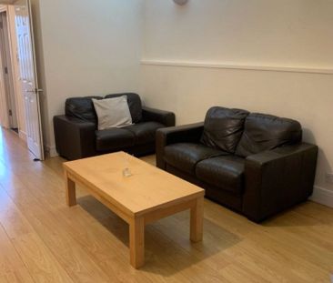 3 Bedroom Flat / Apartment - Thornbury Avenue, Southampton - Photo 5