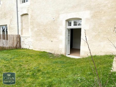 Location Appartement 1 pièce 37m² FONTENAY LE COMTE 85200 - Photo 2