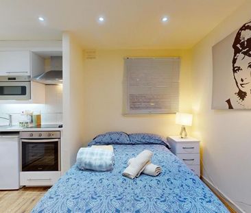 Studio to rent - Photo 5