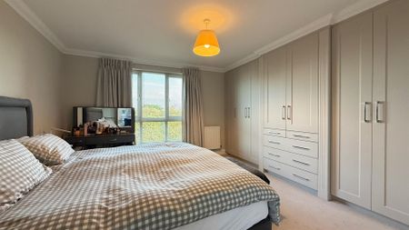 2 Bedroom Apartment - Photo 2