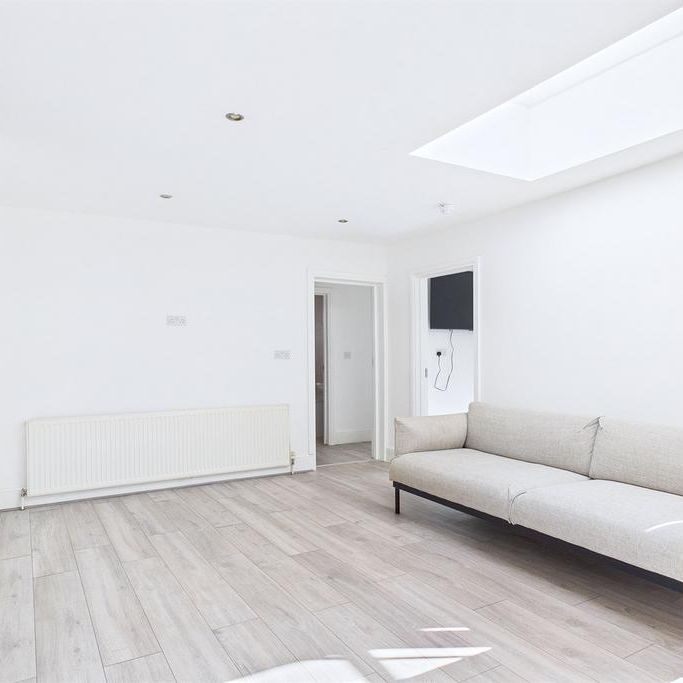 Flat to rent - Photo 1