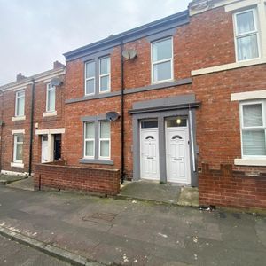 2 bed flat to rent in Chandos Street, Gateshead - Photo 2