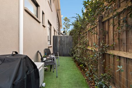 2/257 Buckley Street, Aberfeldie - Photo 4