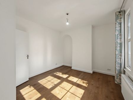 3 Bed Terraced House, Lordship Lane, N17 - Photo 2